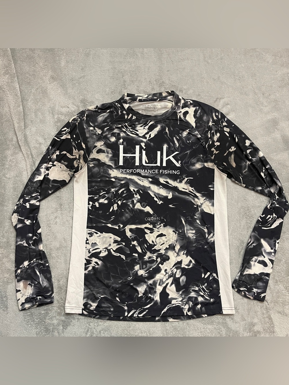 Huk Fishing Performance Shirt Mens Small Long Sleeve Black Camo Moisture Wicking
